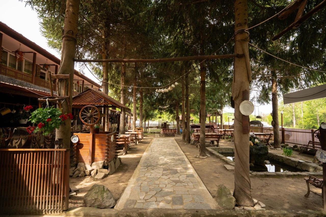 La Padure Hotel Brebu Exterior foto